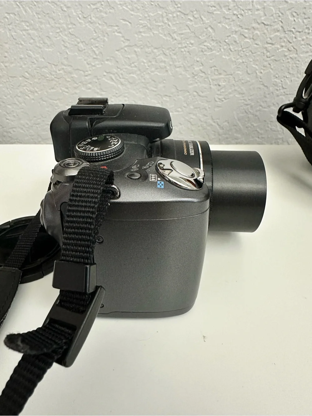 Canon PowerShot S5 IS 8.0MP 12x Optical Zoom Digital Camera Black-Tested W/Case